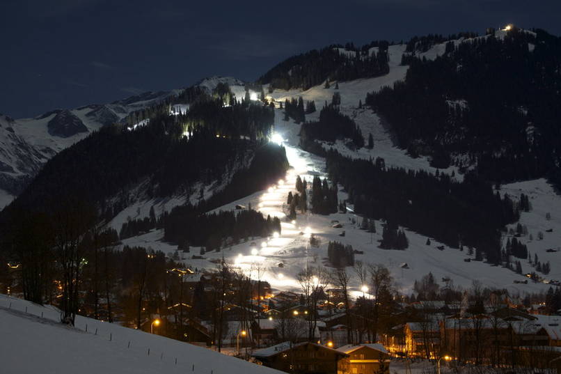 Zoom: Night Skiing Gstaad